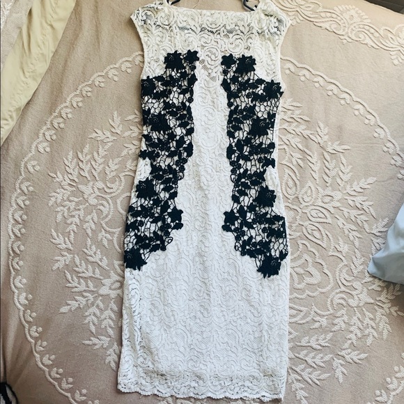 Black & Ivory Lace Floral Dress - Picture 3 of 5